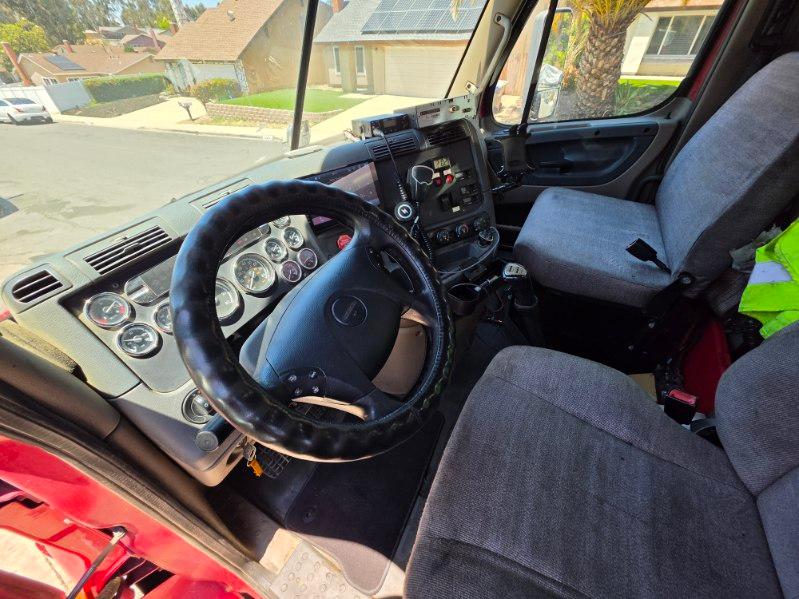 2014 Freightliner Cascadia Dump Truck - image 7