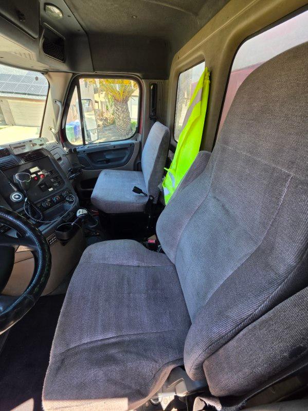 2014 Freightliner Cascadia Dump Truck - image 8