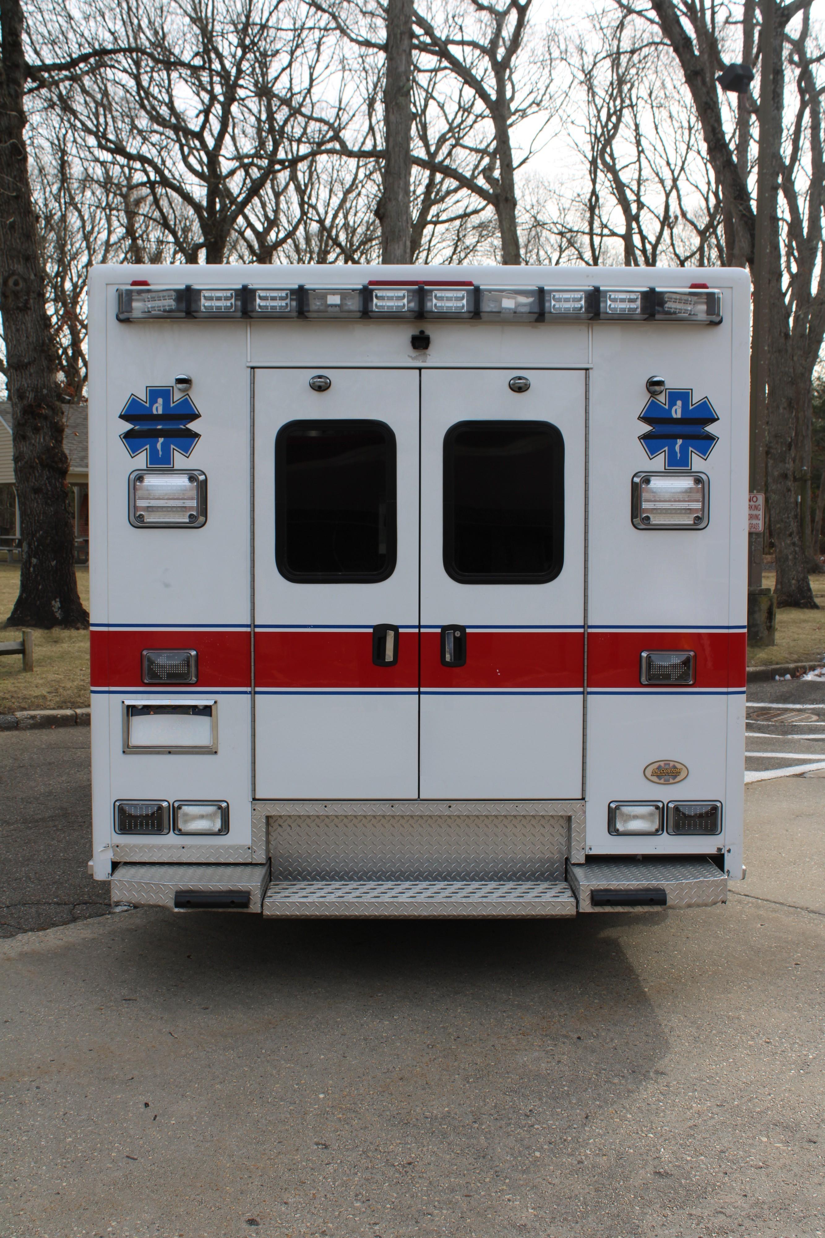 2010 Ford PL Custom Type III - image 6