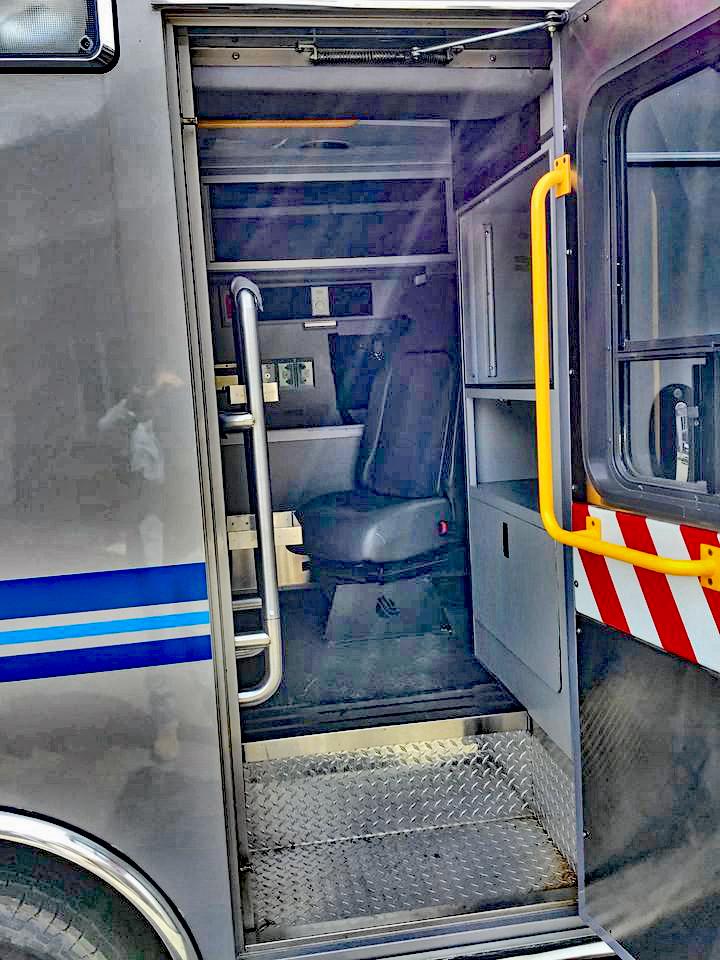 2013 Chevy Wheeled Coach Ambulance in Excellent Condition Type III - image 8