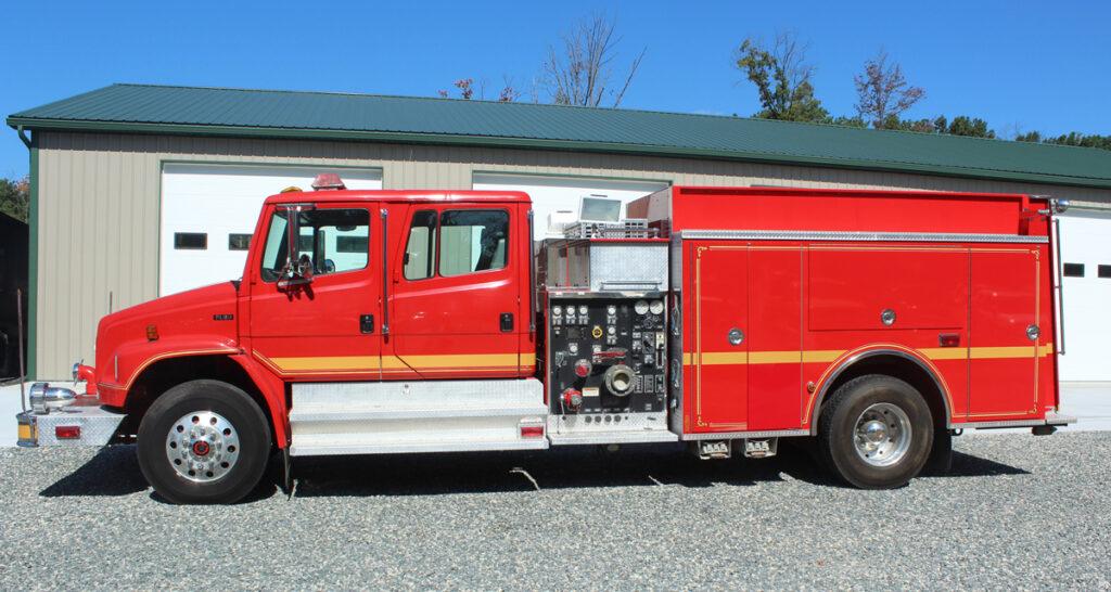 1998 Freightliner / Pierce Aluminum Pumper with a 1500 Gallon Tank - image 1