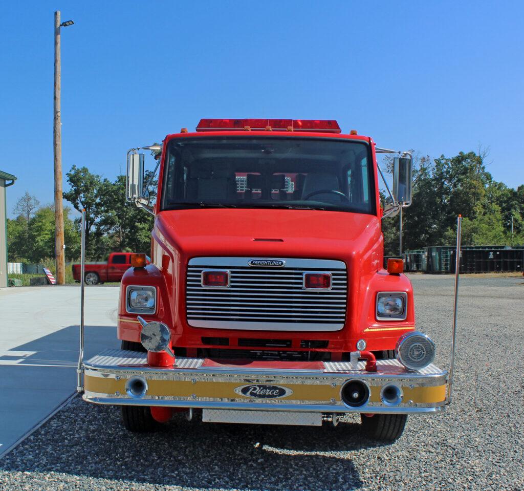 1998 Freightliner / Pierce Aluminum Pumper with a 1500 Gallon Tank - image 3