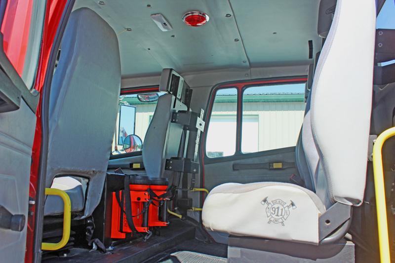 1998 Freightliner / Pierce Aluminum Pumper with a 1500 Gallon Tank - image 12