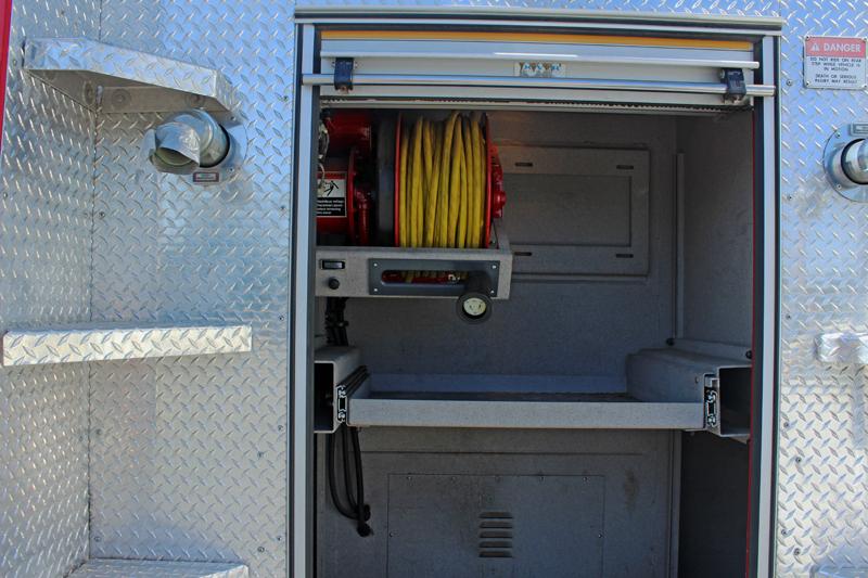 1998 Freightliner / Pierce Aluminum Pumper with a 1500 Gallon Tank - image 15