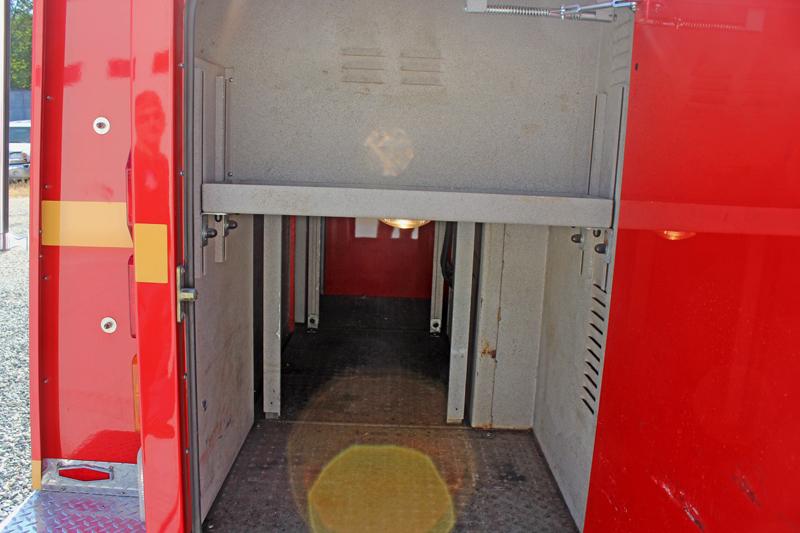 1998 Freightliner / Pierce Aluminum Pumper with a 1500 Gallon Tank - image 16