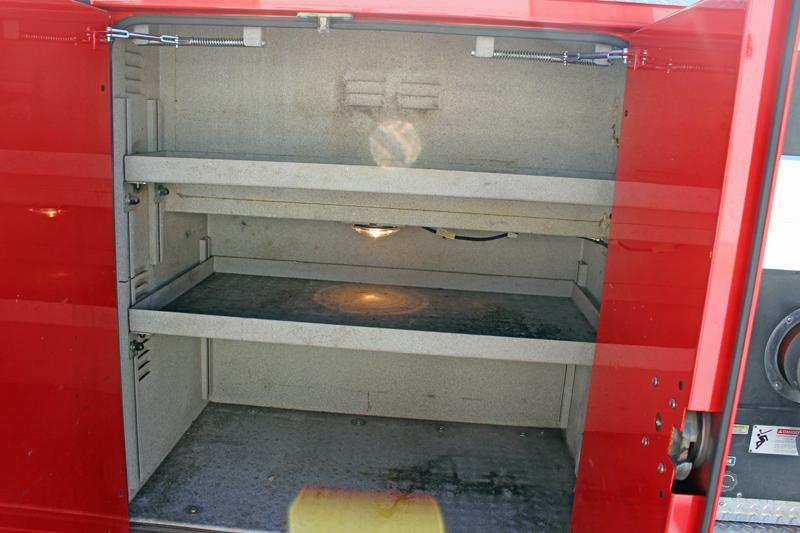 1998 Freightliner / Pierce Aluminum Pumper with a 1500 Gallon Tank - image 18