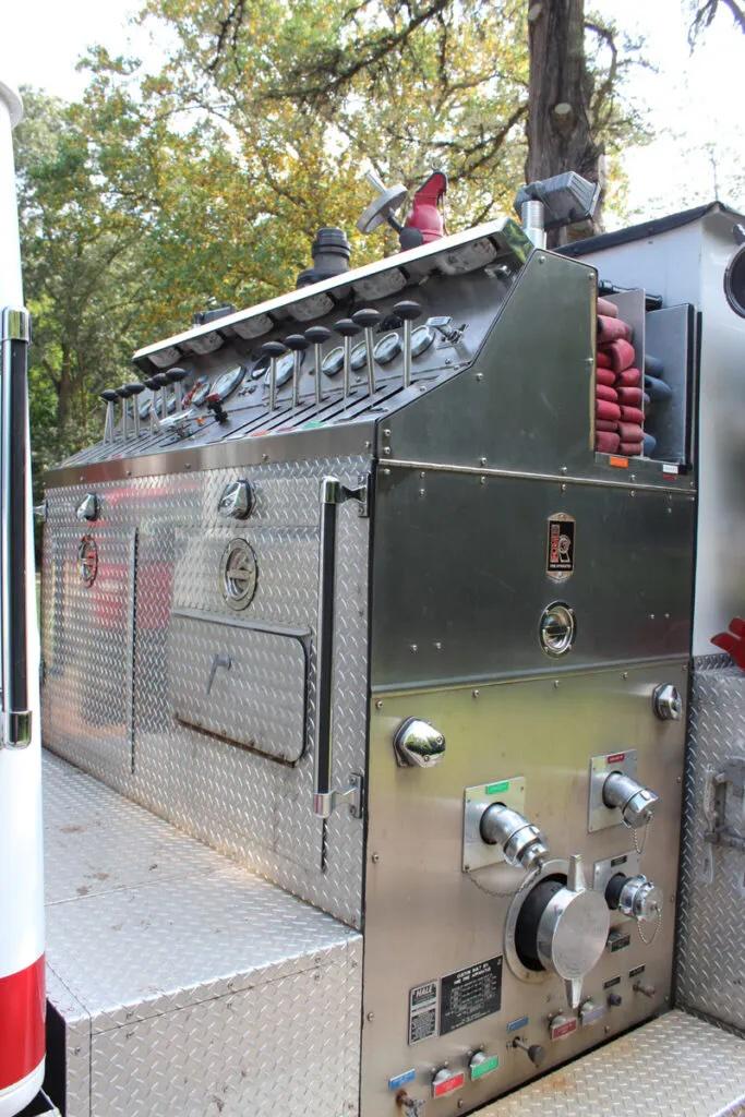 1996 International / KME 1250 GPM Pumper with a 1000 Gallon Poly Tank - image 6