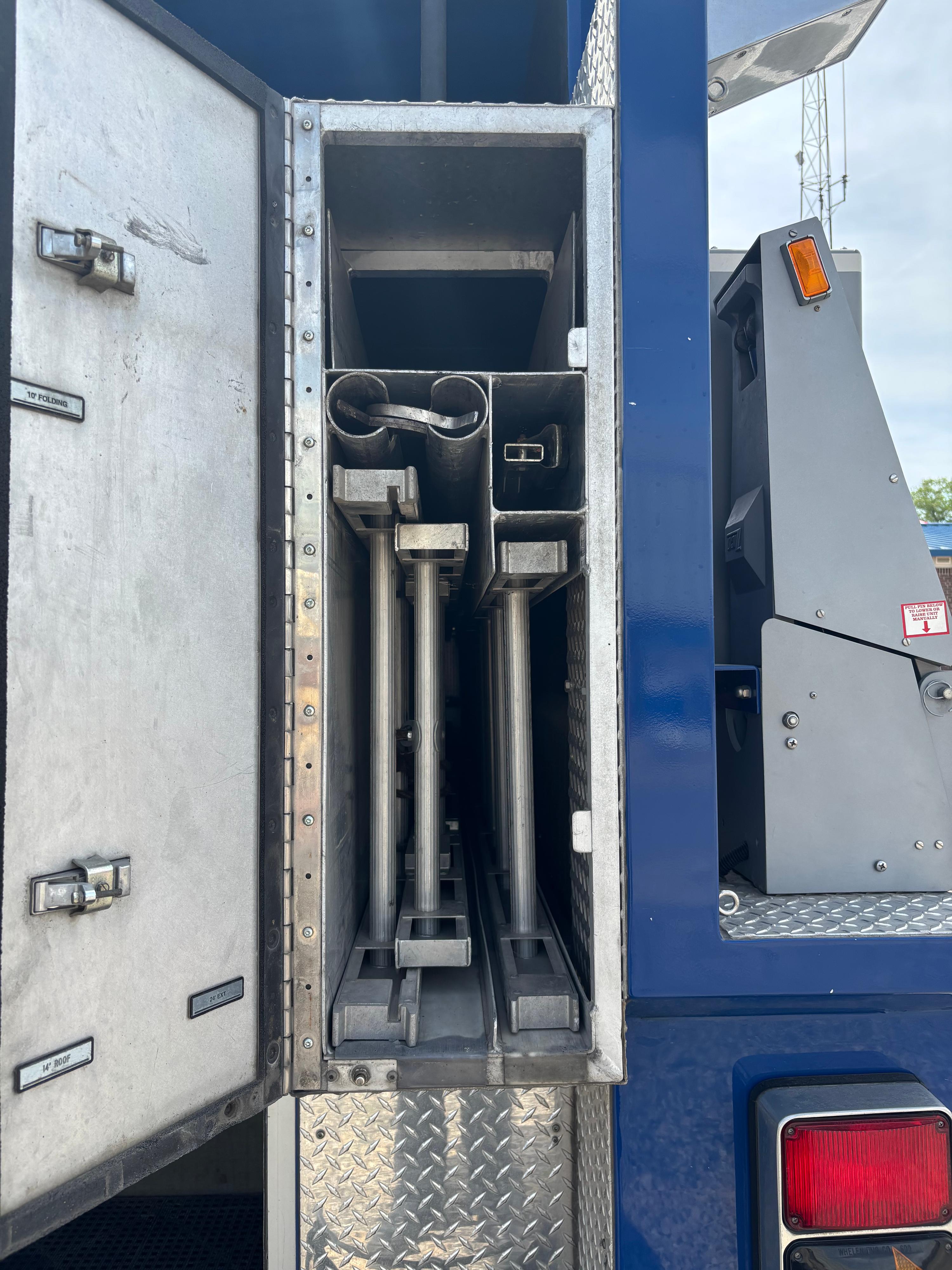 2003 Smeal Freightliner Pumper - image 11