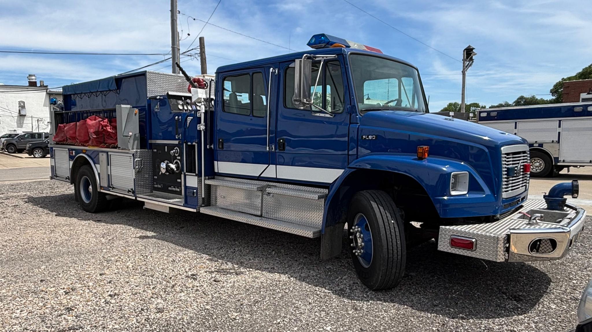 2003 Smeal Freightliner Pumper - image 2