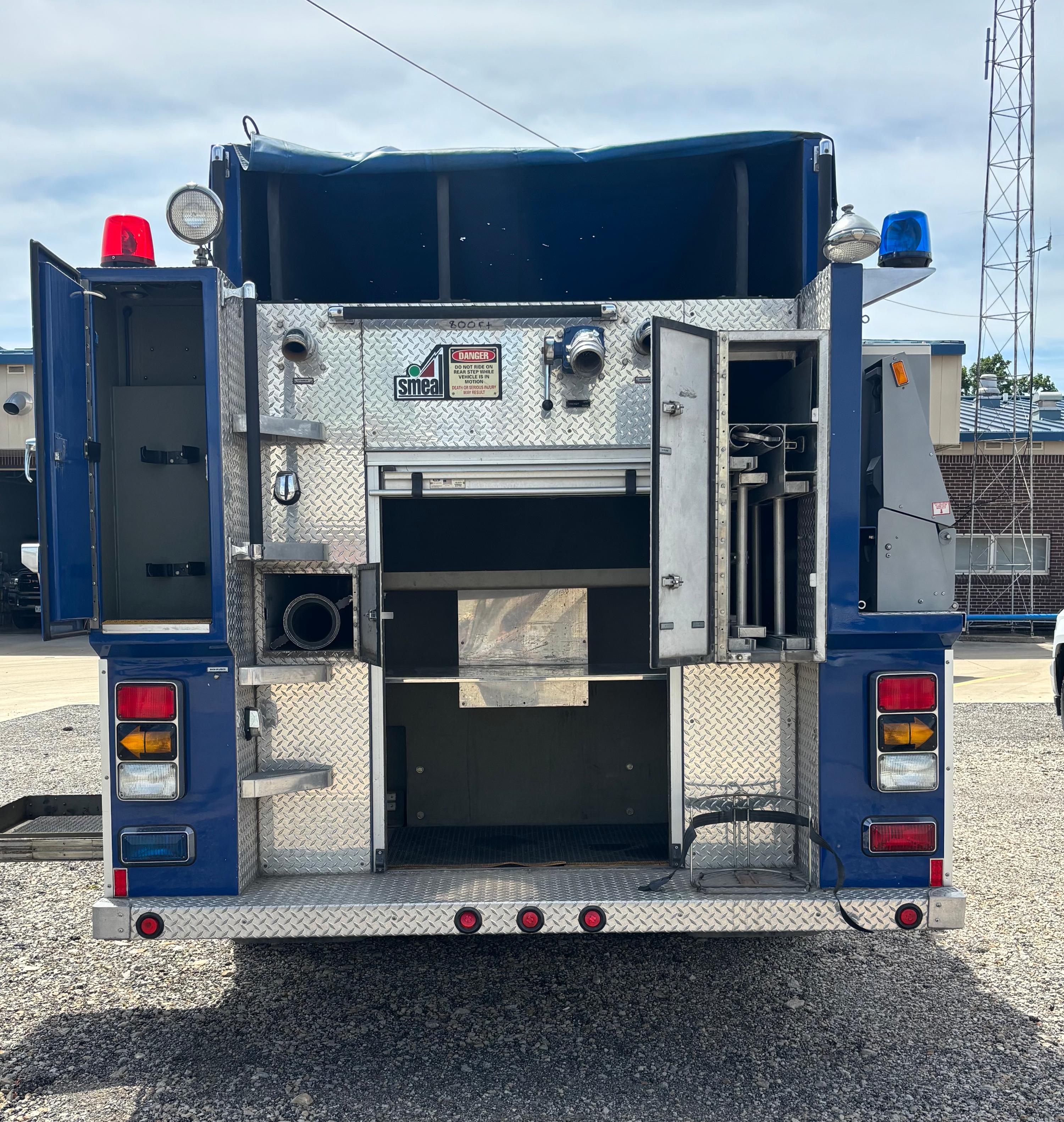 2003 Smeal Freightliner Pumper - image 6