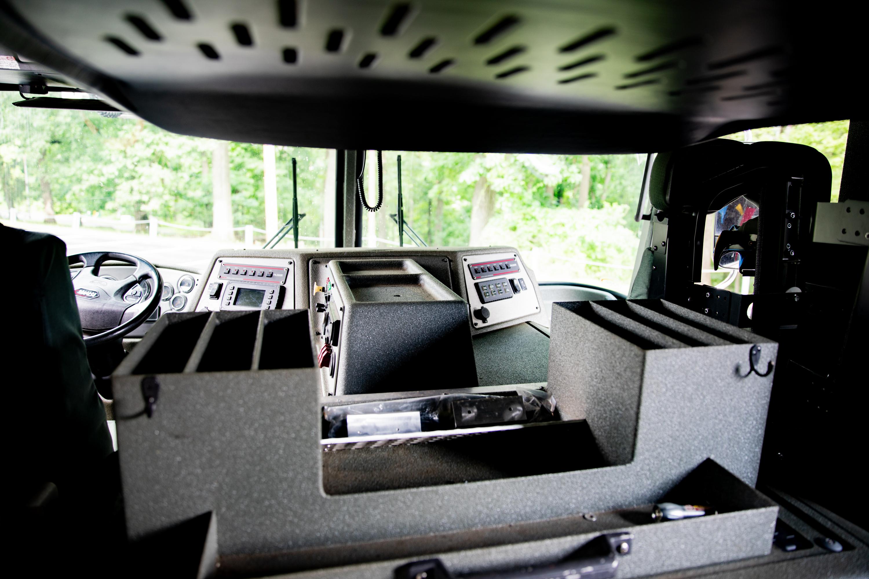 2014 KME Predator 102' Quint - image 63