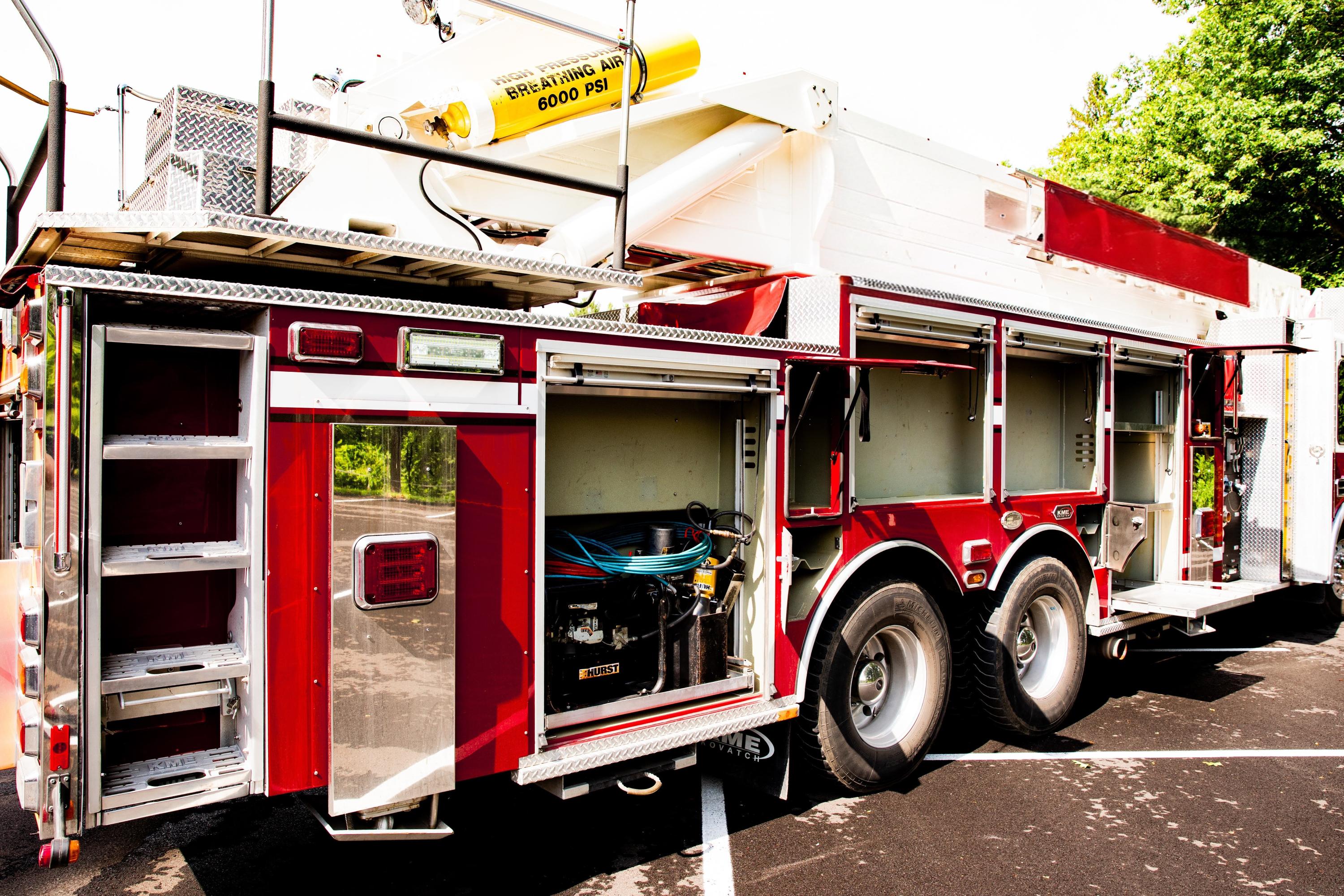 2014 KME Predator 102' Quint - image 37