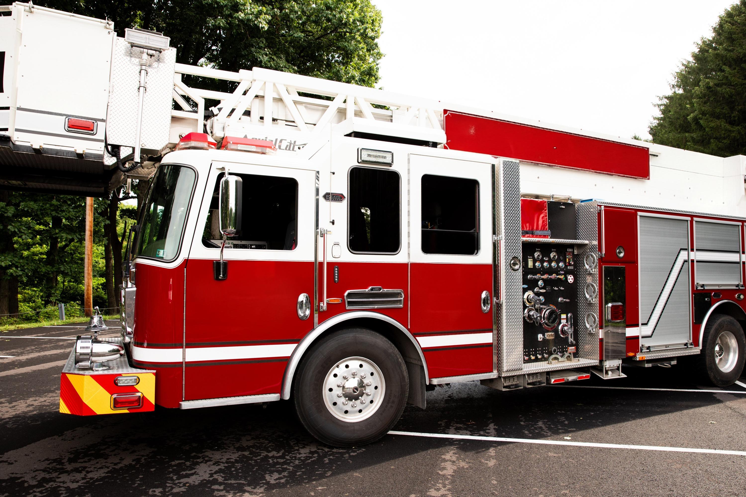 2014 KME Predator 102' Quint - image 16