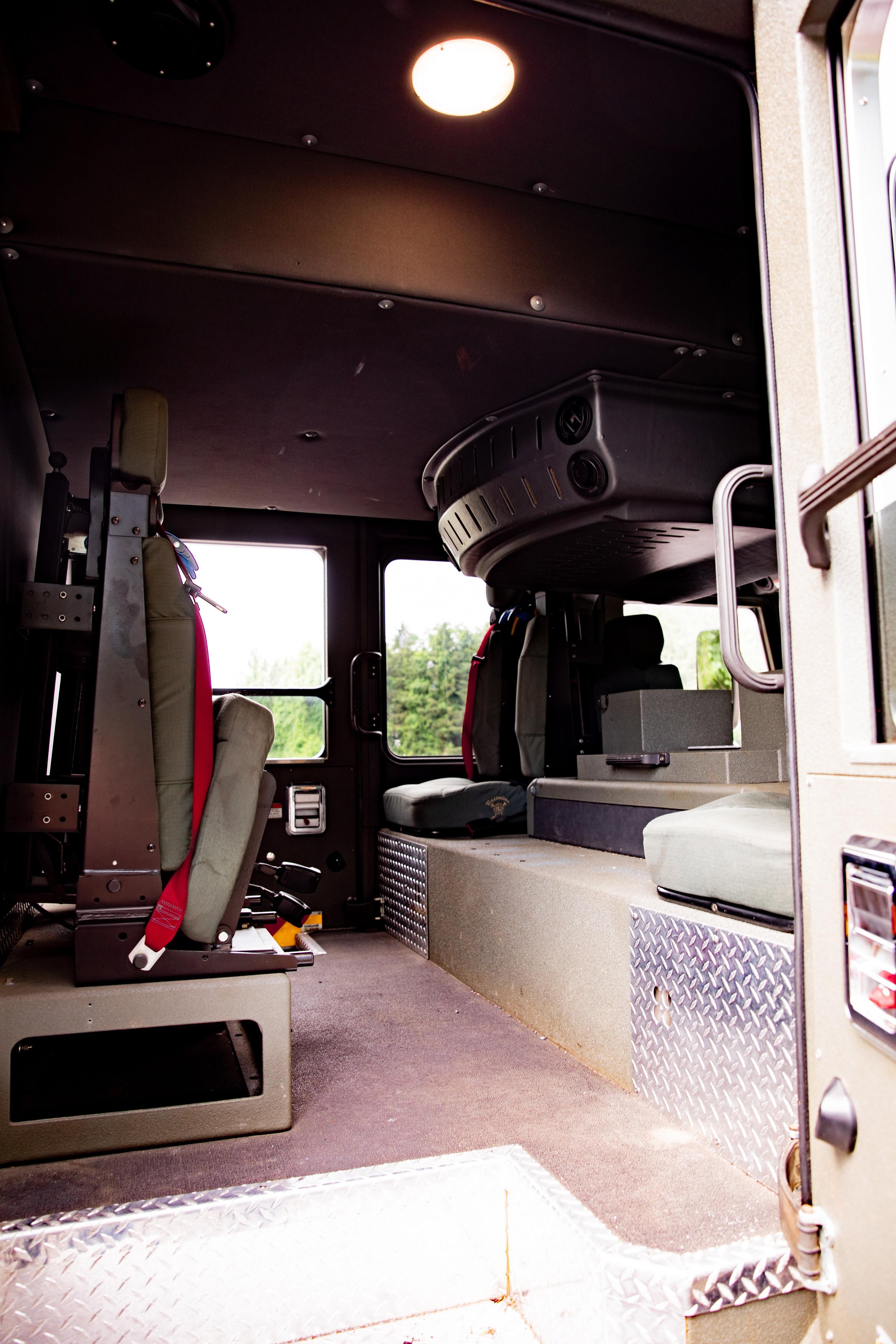 2014 KME Predator 102' Quint - image 70