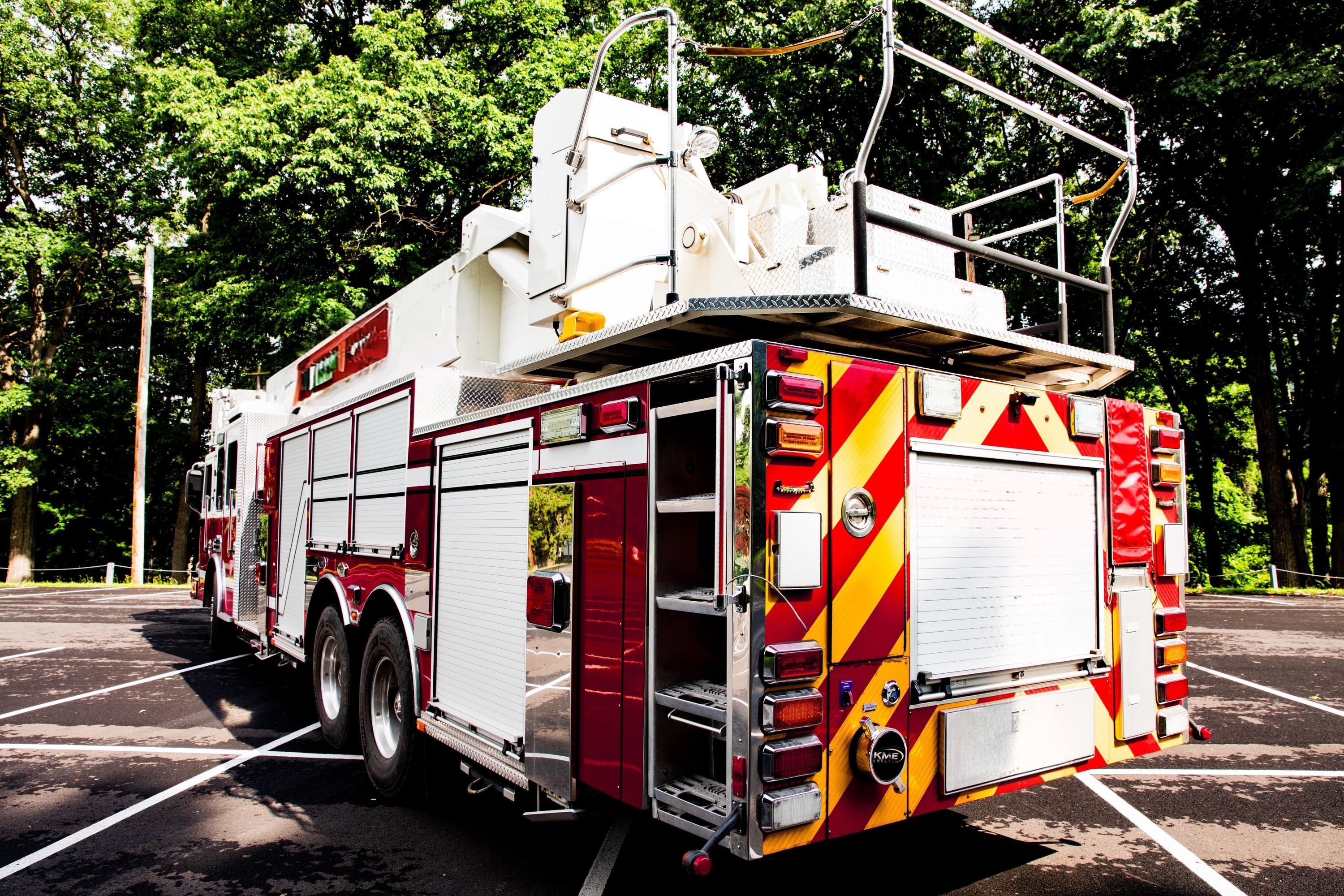 2014 KME Predator 102' Quint - image 20