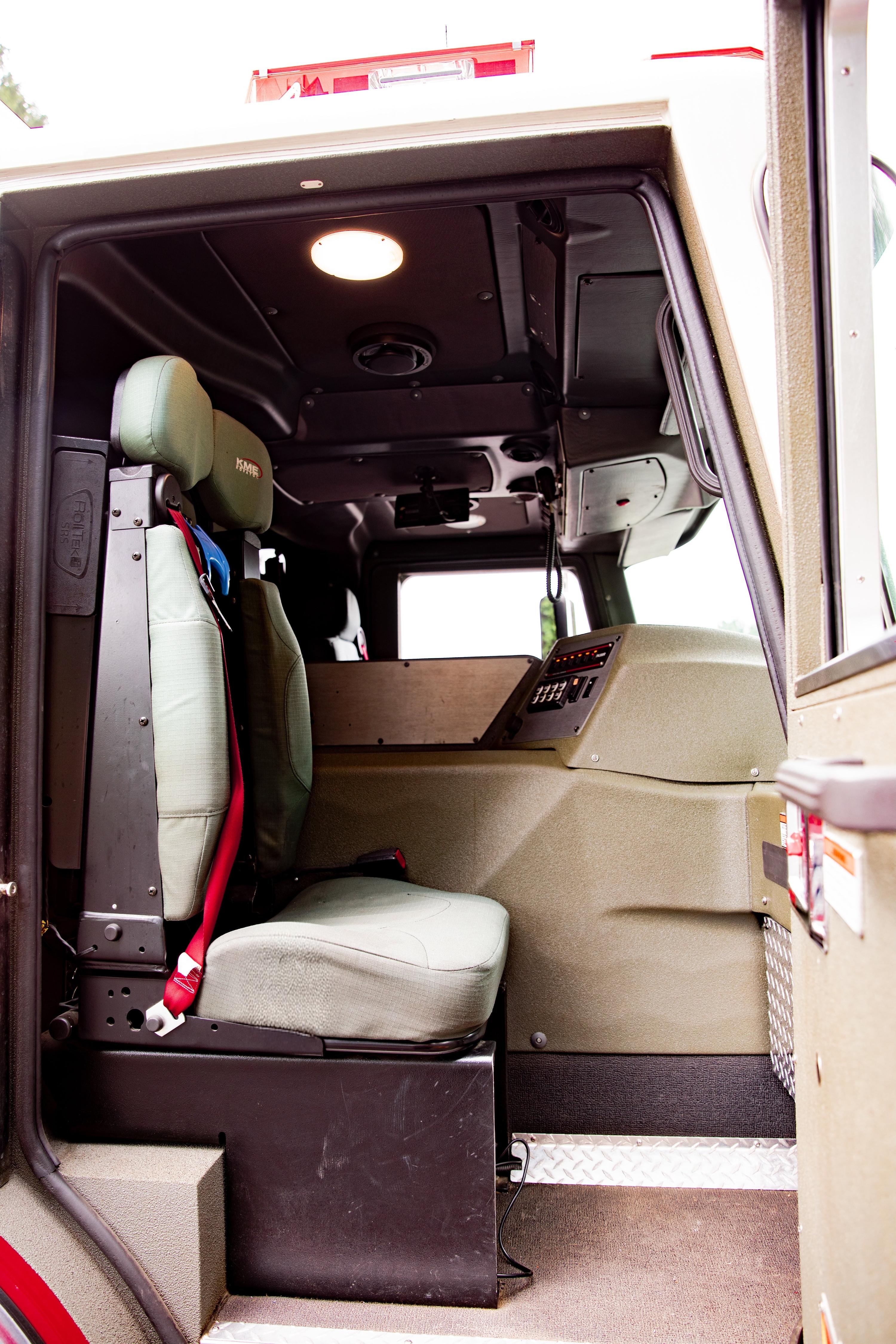 2014 KME Predator 102' Quint - image 69