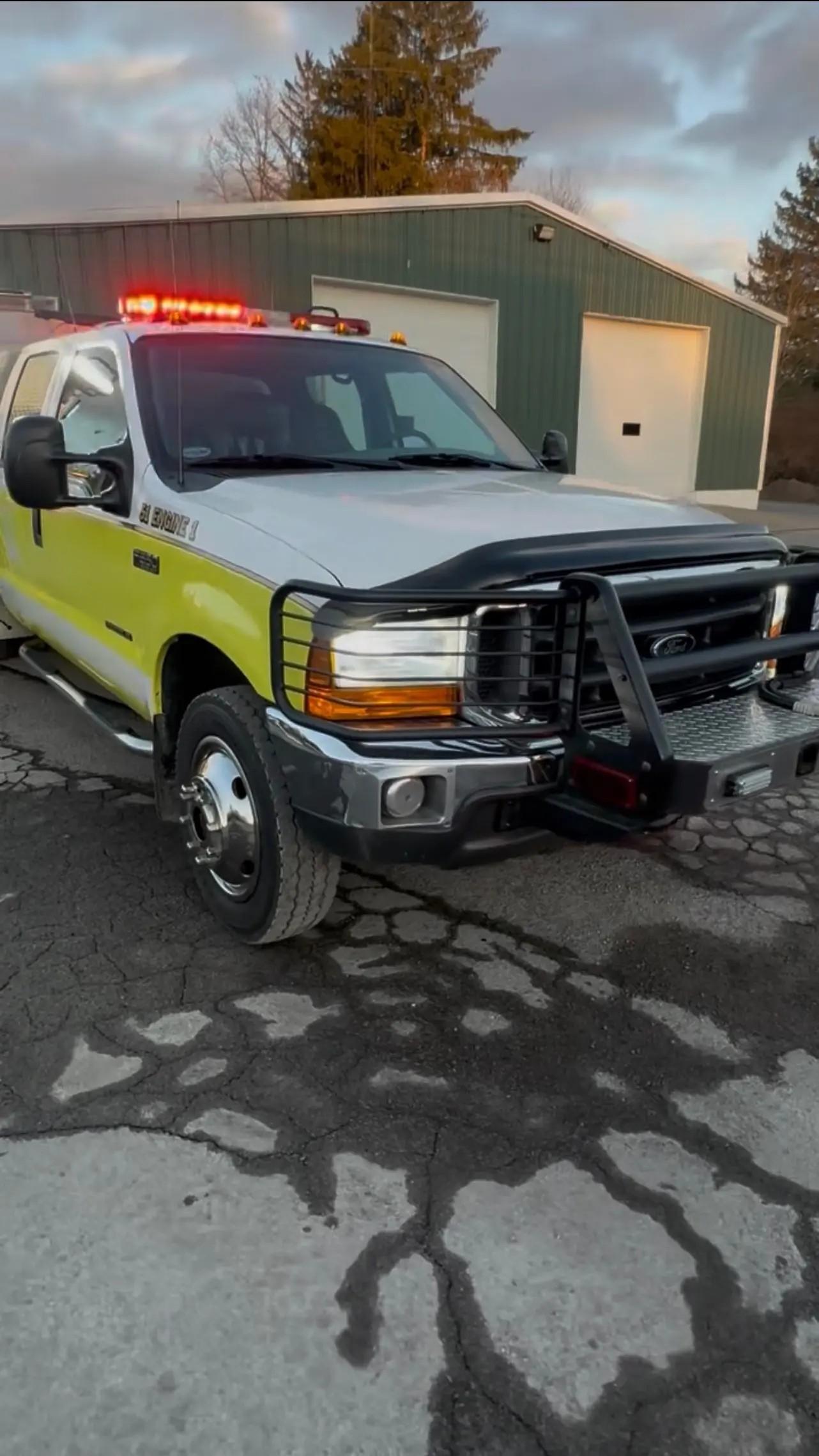 2000 Ford Mini Pumper - image 2