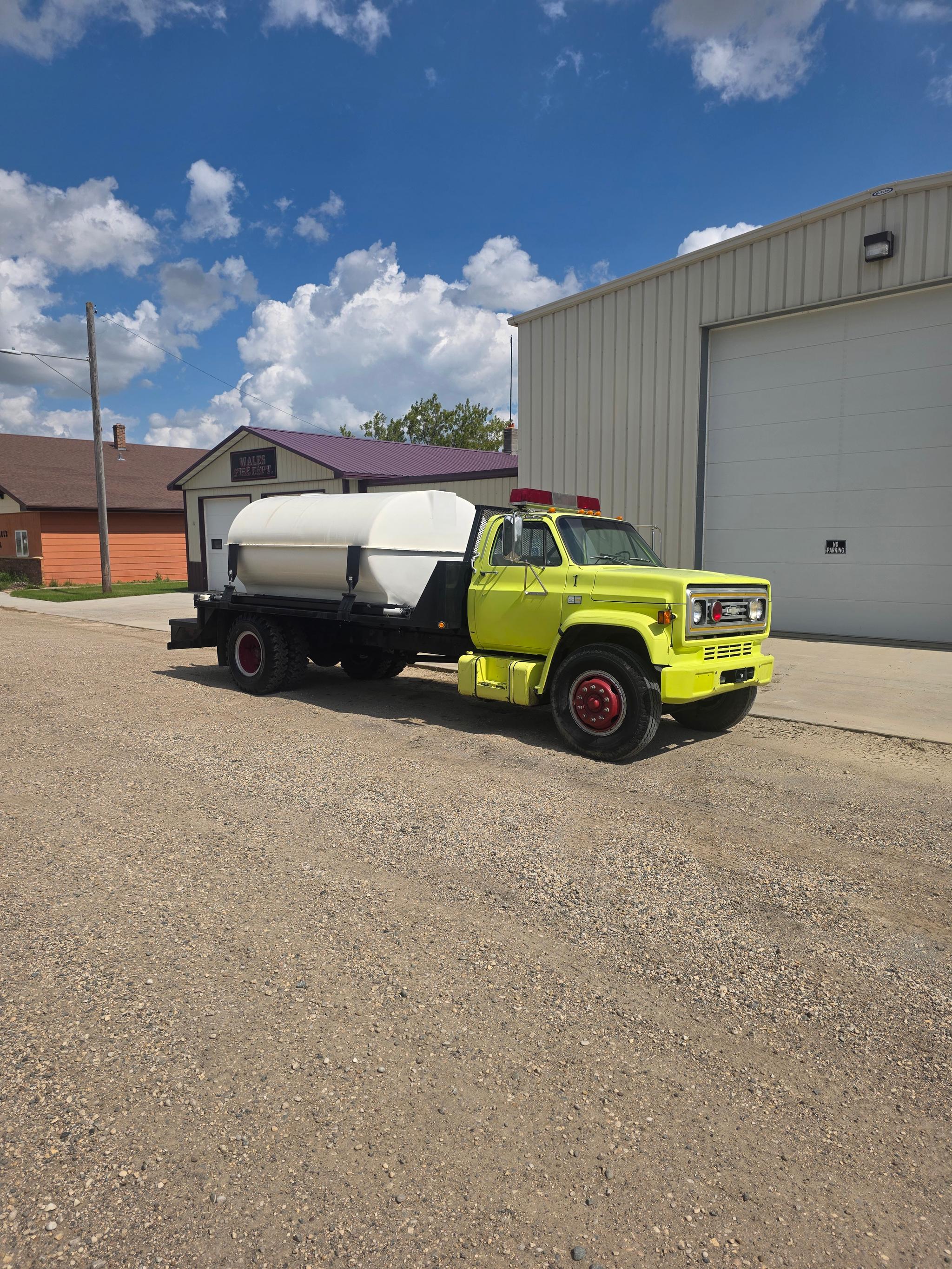 1983 Smeal Chevrolet Pumper Tanker - image 1