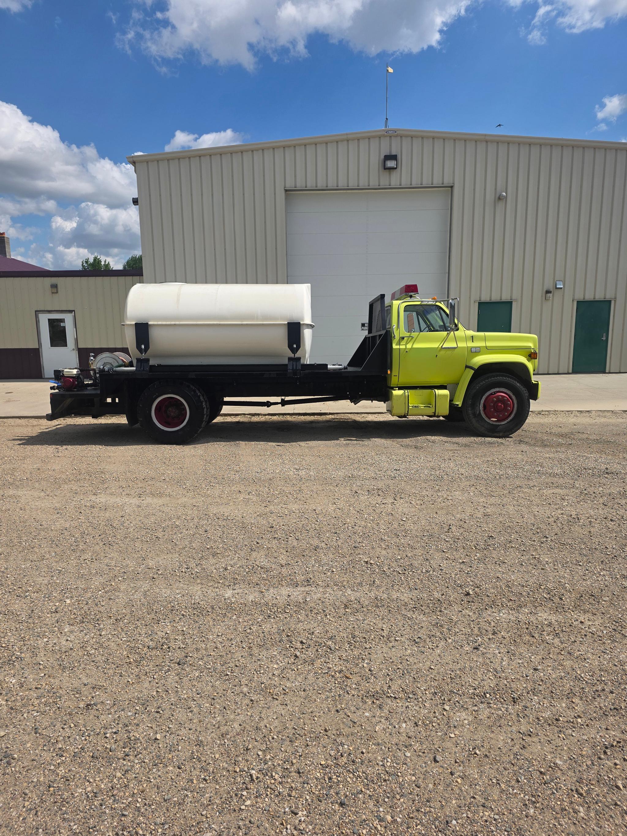 1983 Smeal Chevrolet Pumper Tanker - image 3