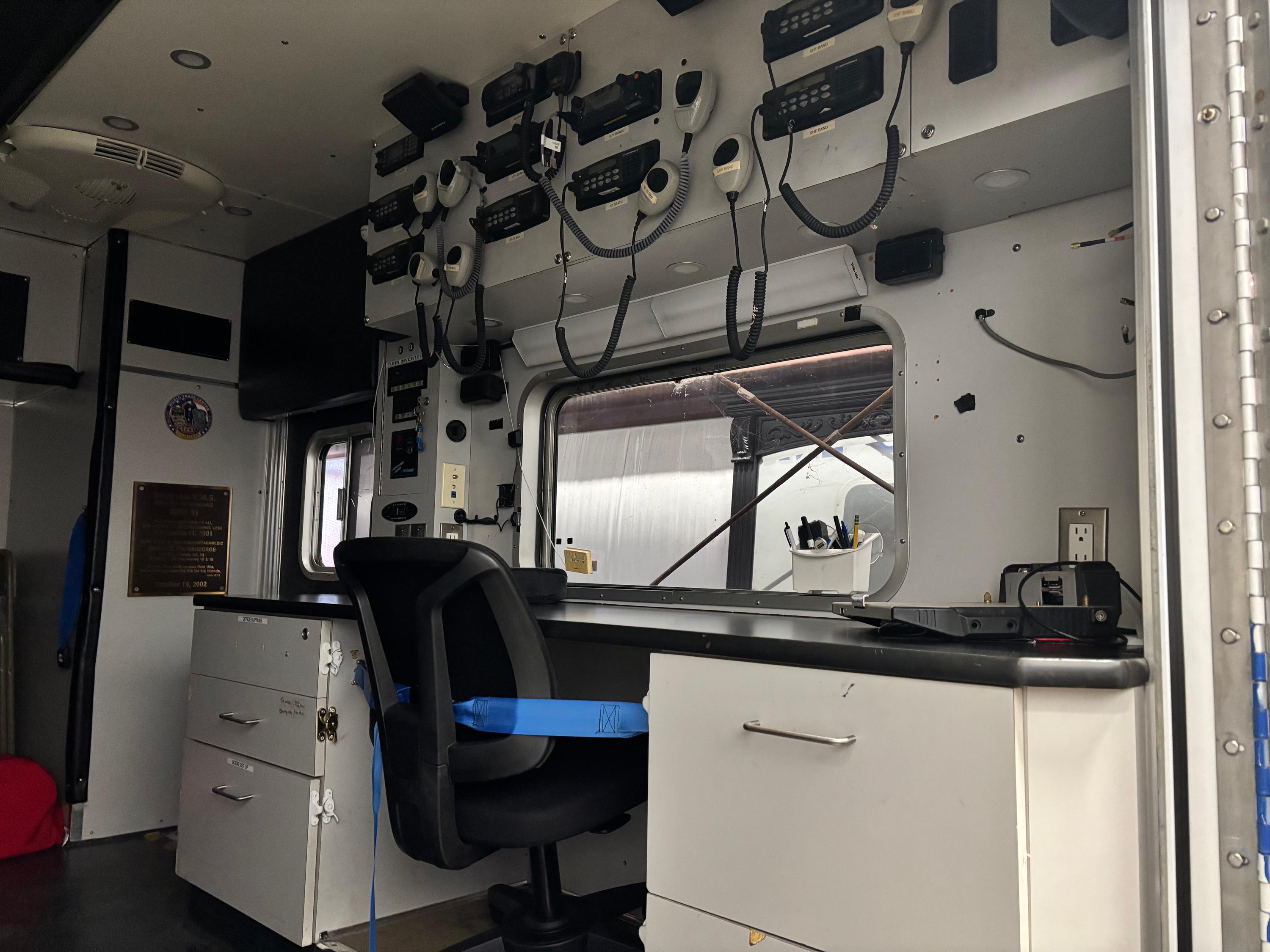 2008 Ford F550 V10 Support Operations Vehicle - image 7