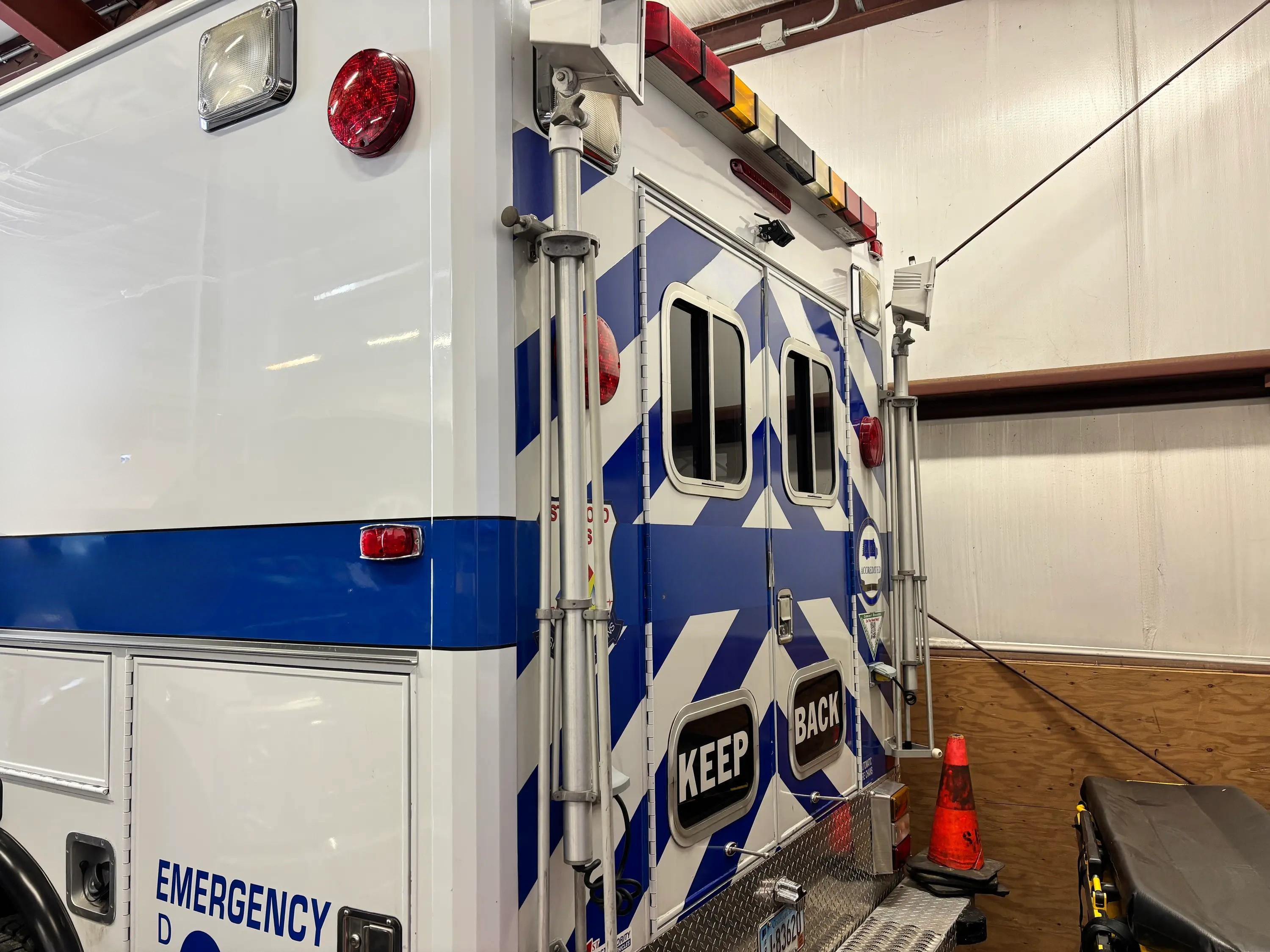 2008 Ford F550 V10 Support Operations Vehicle - image 6