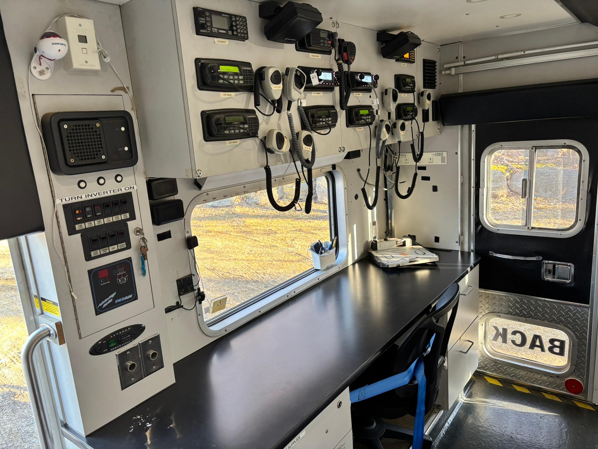 2008 Ford F550 V10 Support Operations Vehicle - image 9