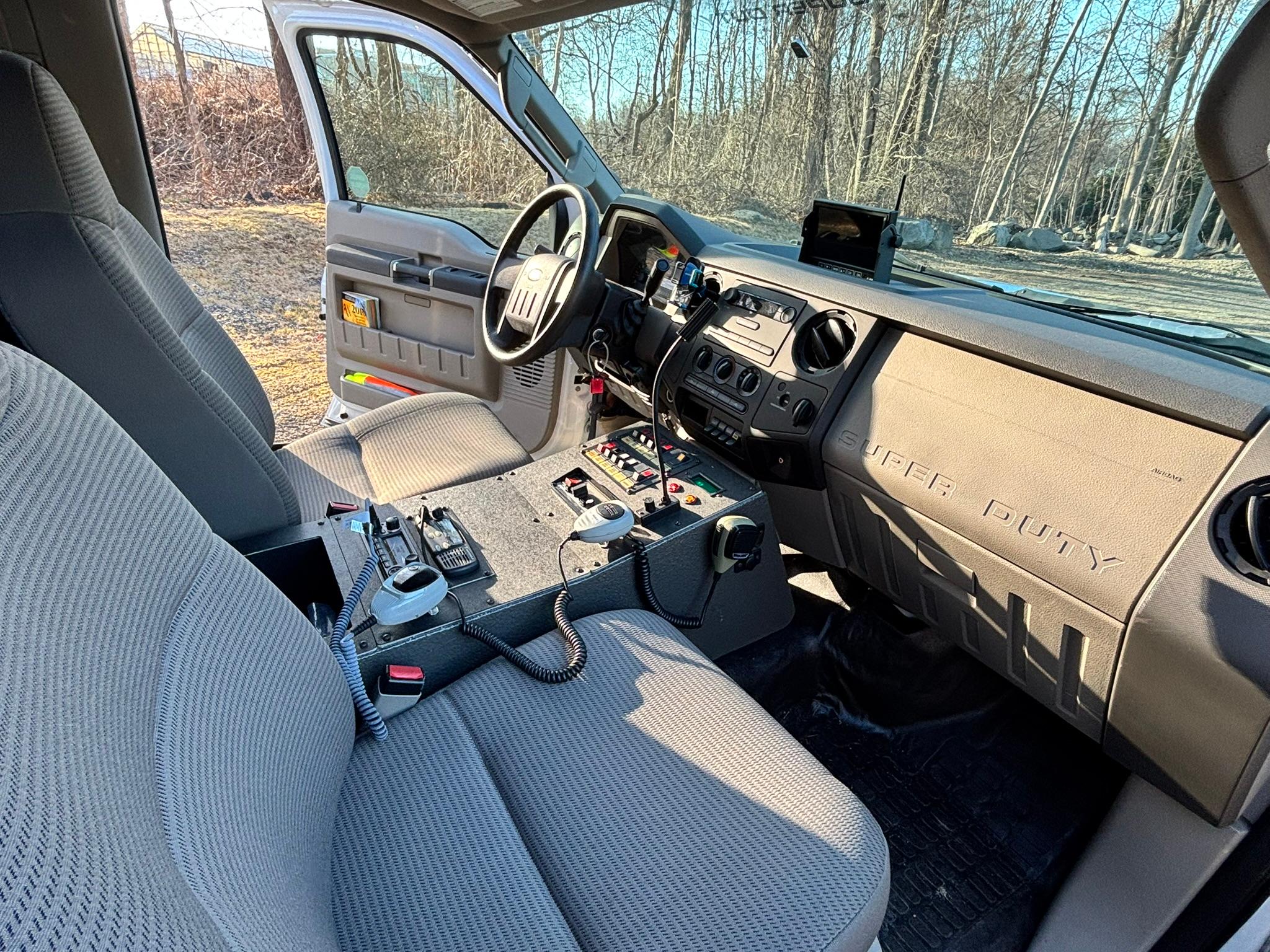 2008 Ford F550 V10 Support Operations Vehicle - image 15