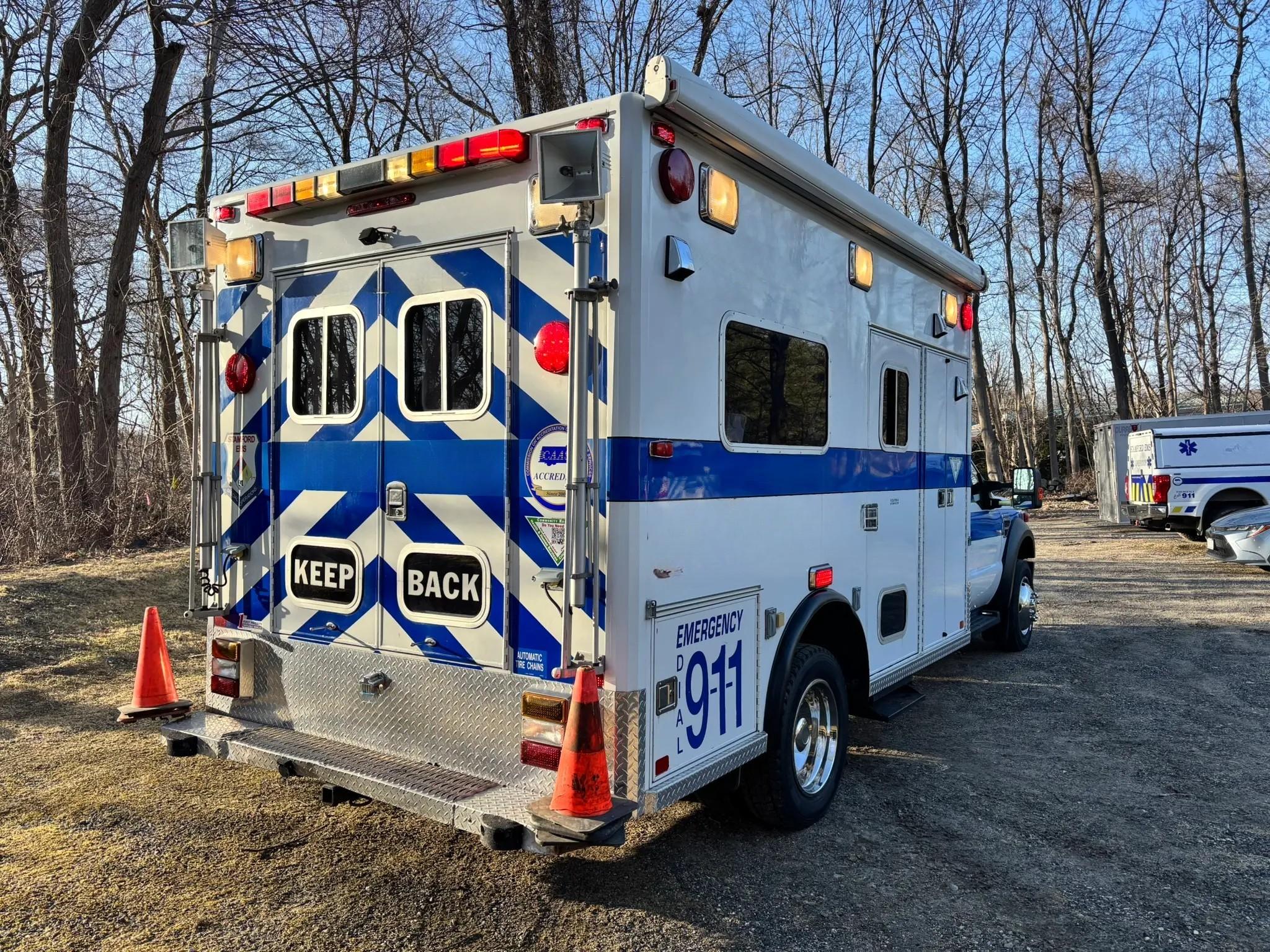 2008 Ford F550 V10 Support Operations Vehicle - image 3