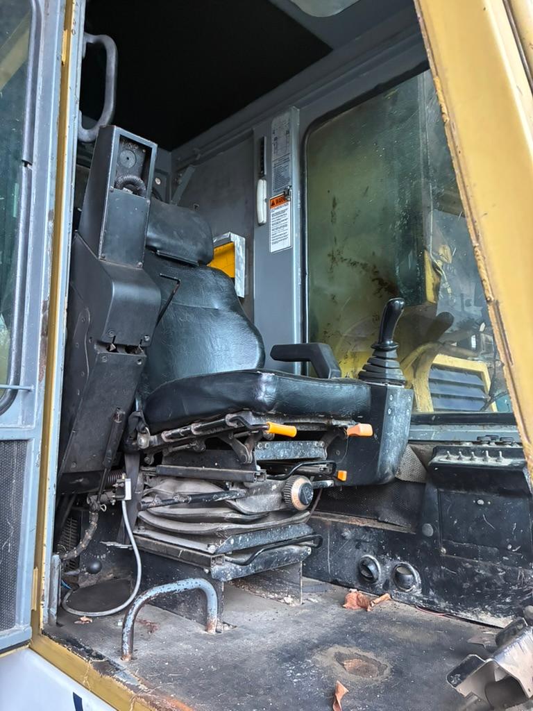 Gradall XL4100 Wheeled Excavator - image 15
