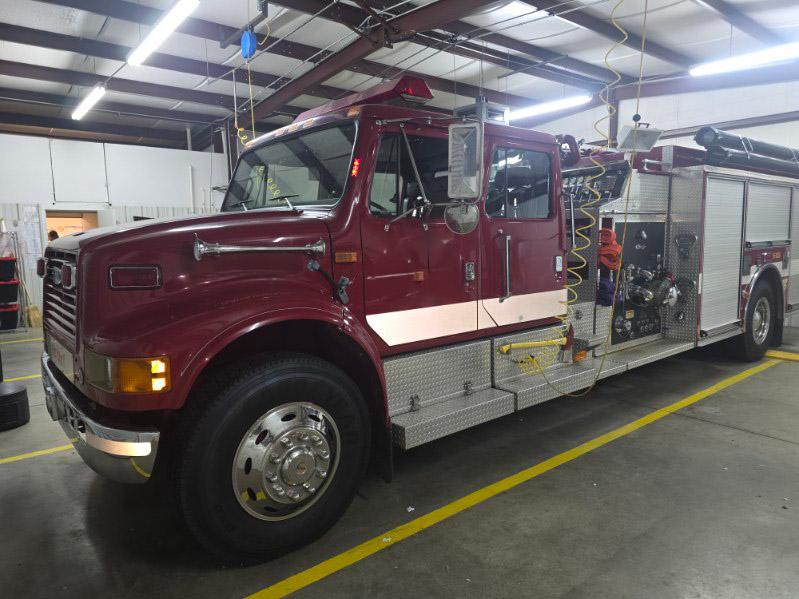 1998 International Tanker - image 1