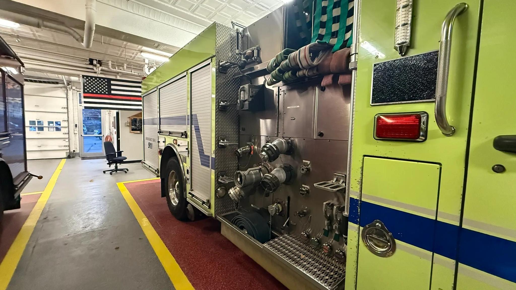 2009 4 Guys Spartan Pumper - image 2