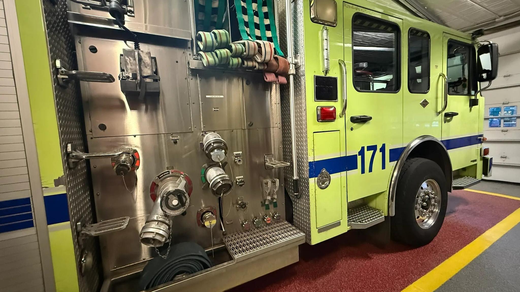 2009 4 Guys Spartan Pumper - image 3
