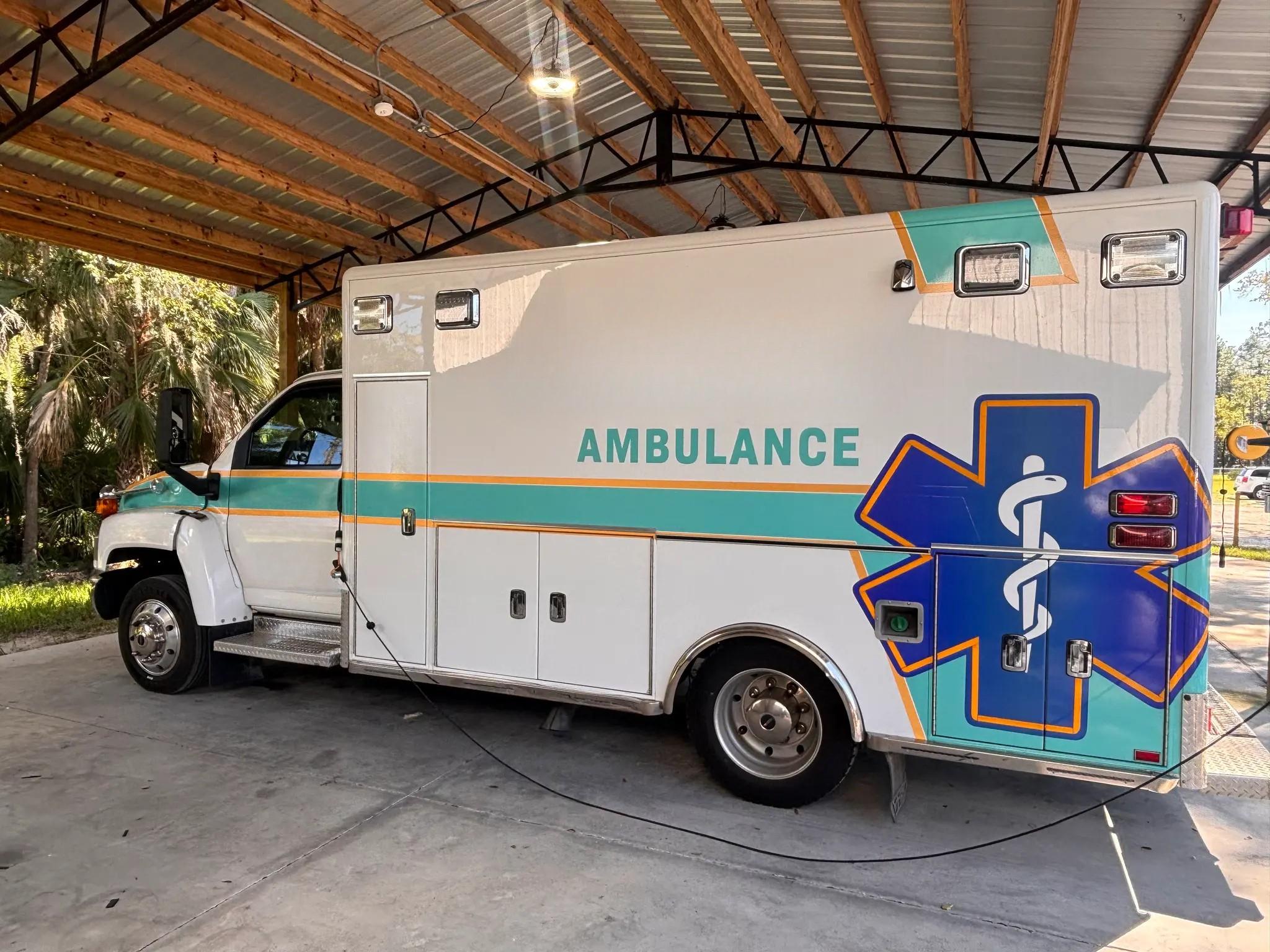 2008 Horton Chevrolet Type I Ambulance - image 5
