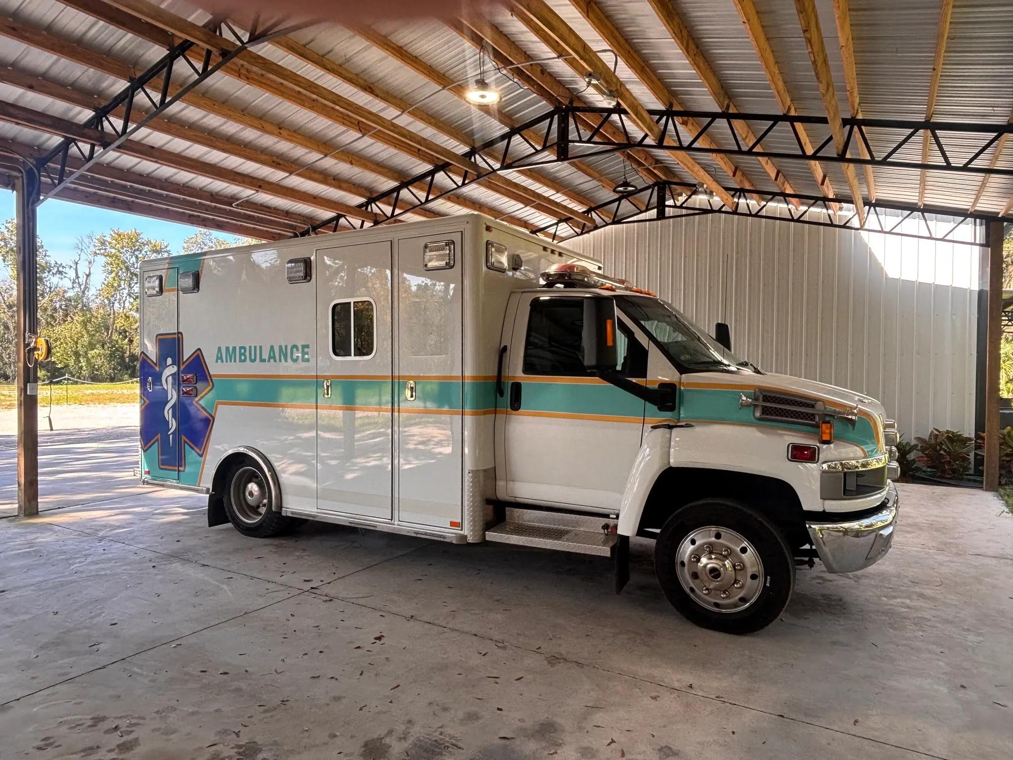 2008 Horton Chevrolet Type I Ambulance - image 3