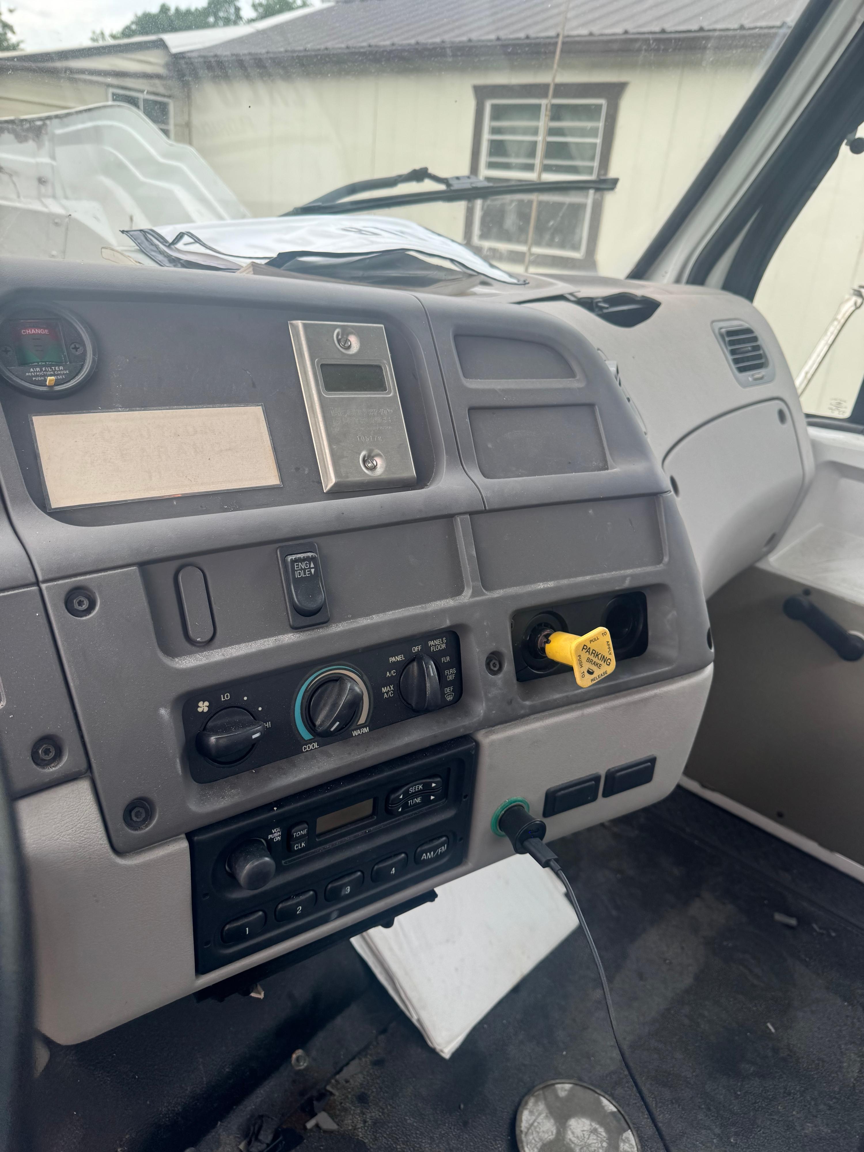 2001 Sterling M7500 Refrigerated Truck - image 10