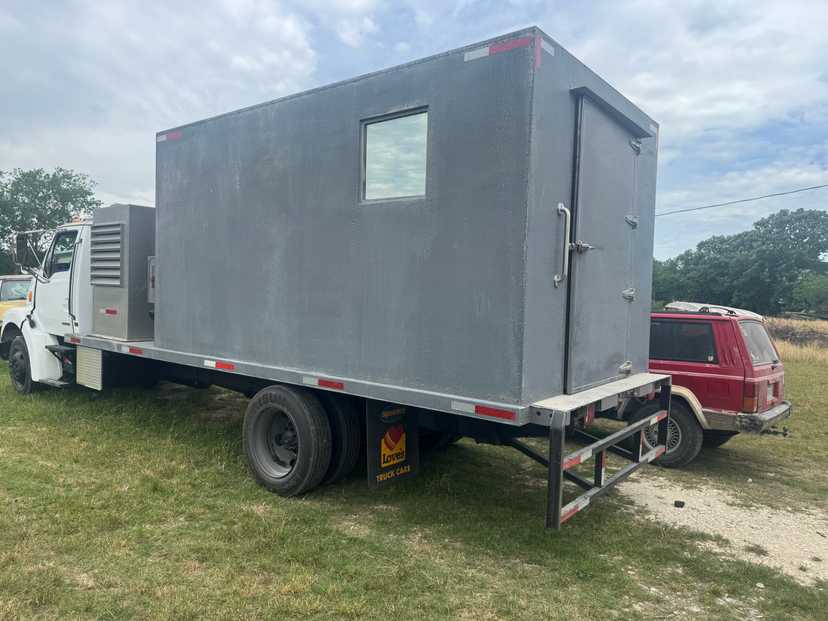 2001 Sterling M7500 Refrigerated Truck — photo 3