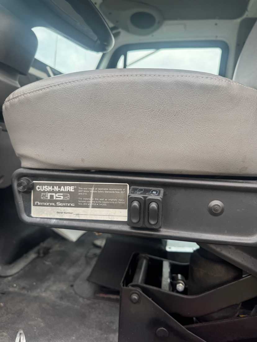 2001 Sterling M7500 Refrigerated Truck — photo 6