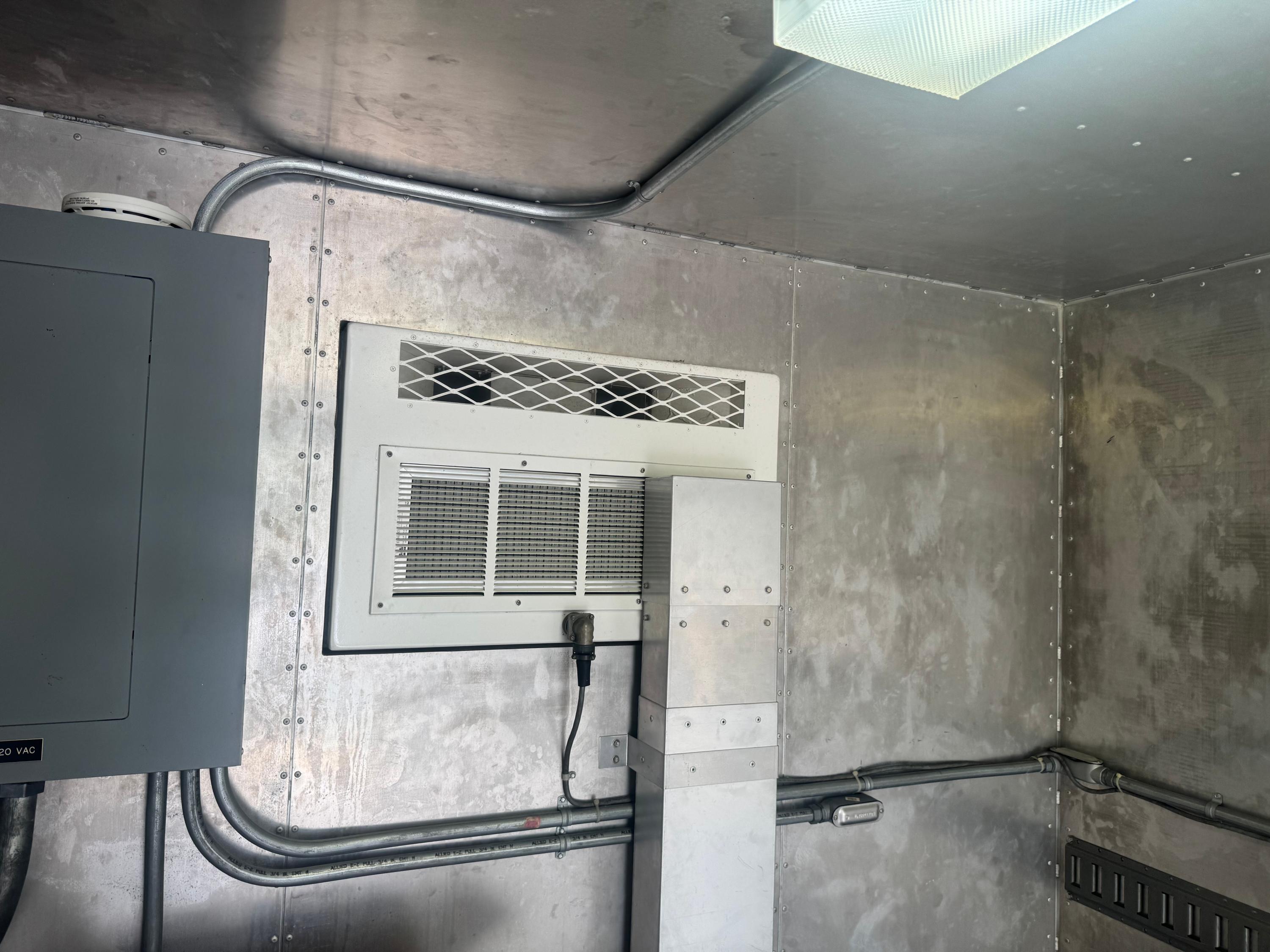 2001 Sterling M7500 Refrigerated Truck - image 17