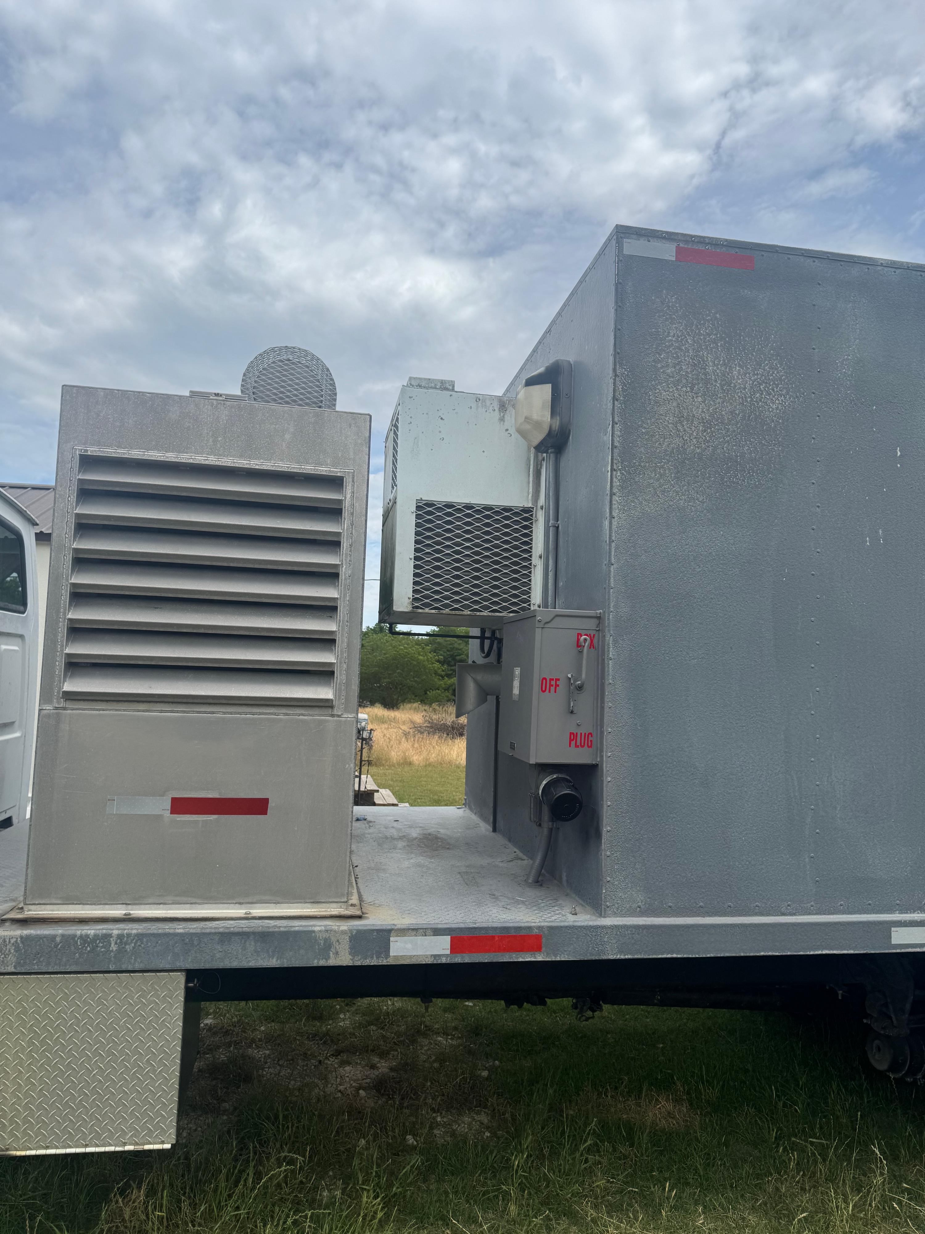 2001 Sterling M7500 Refrigerated Truck - image 13