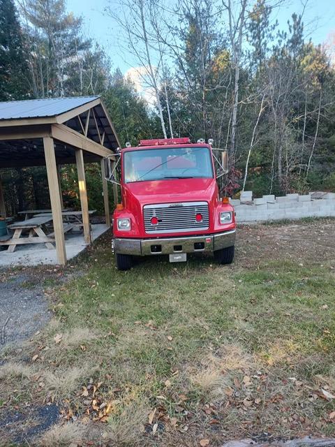 2002 Freightliner Tanker - image 2