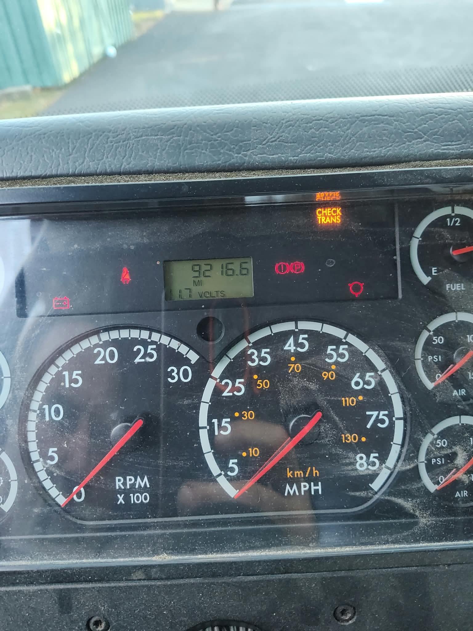 2002 Freightliner Tanker - image 11