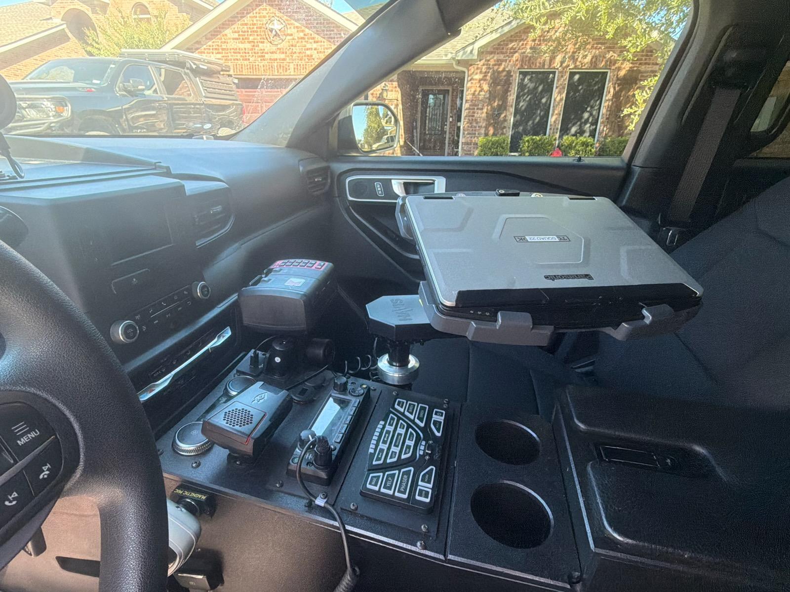 2022 Ford Explorer 4x4 Command Unit - image 7