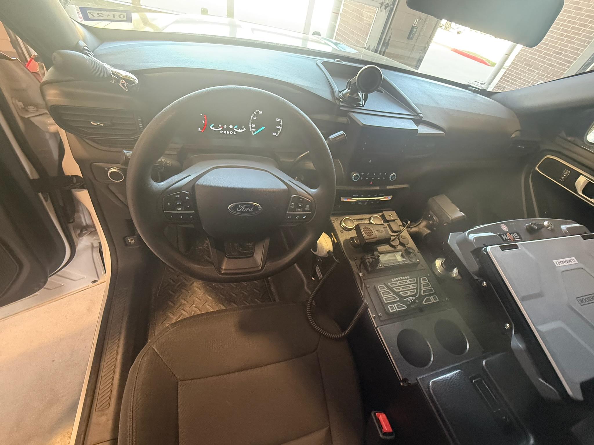 2022 Ford Explorer 4x4 Command Unit - image 6