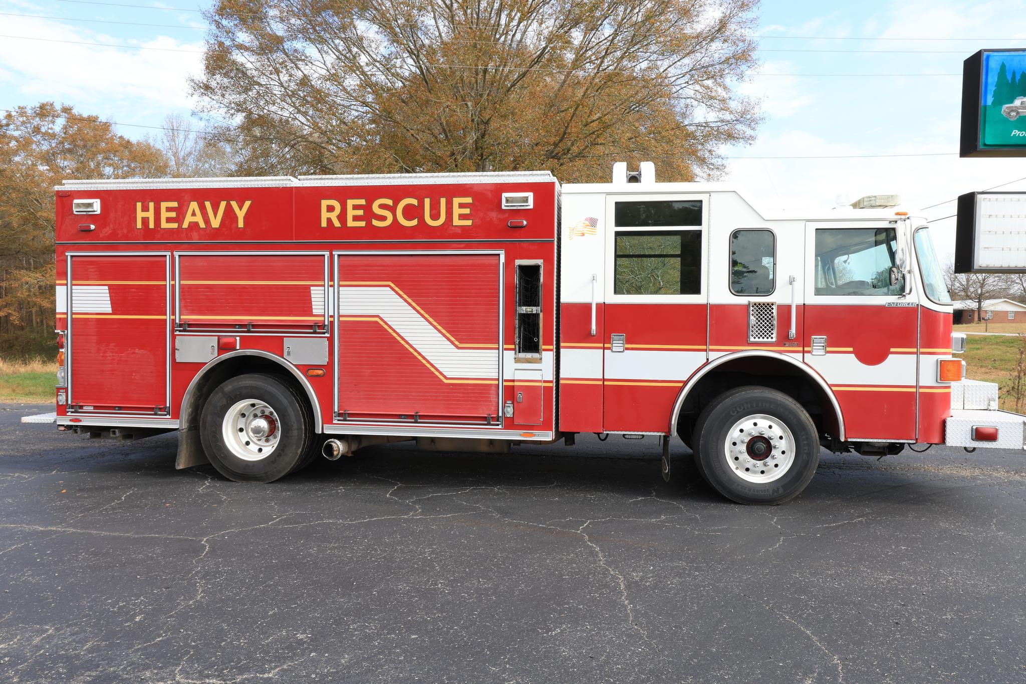 2006 Pierce Enforcer Rescue Pumper - image 1
