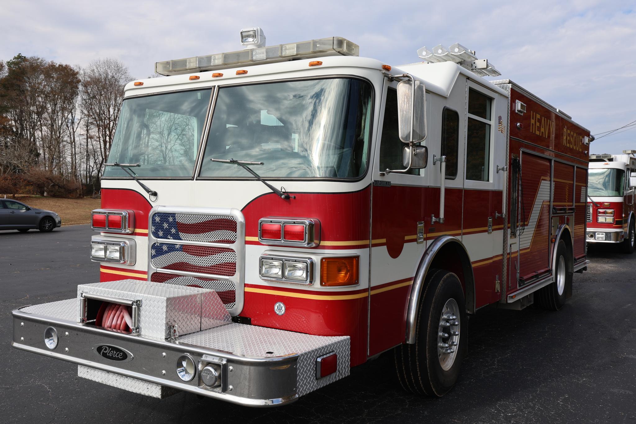2006 Pierce Enforcer Rescue Pumper - image 4