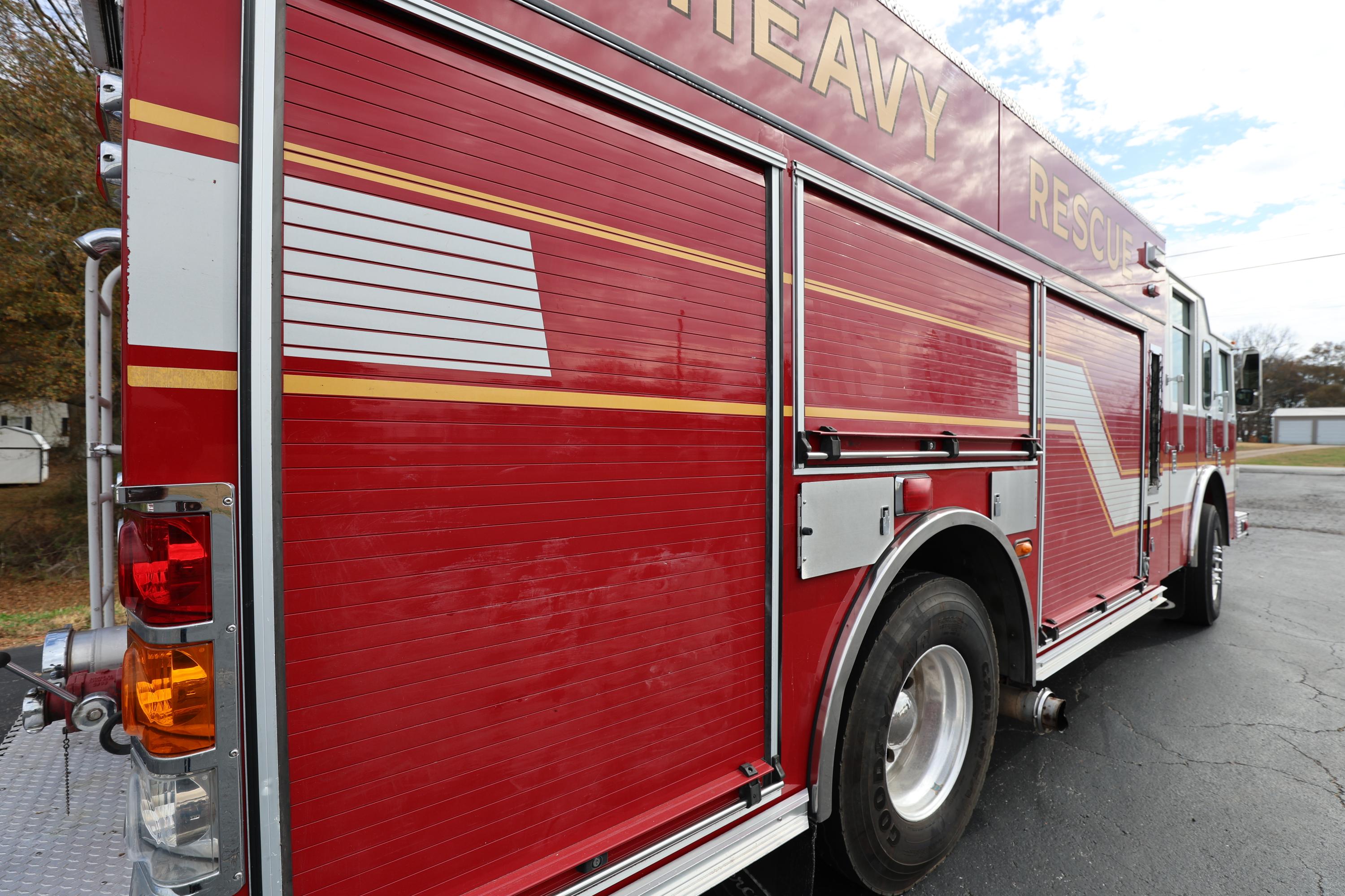 2006 Pierce Enforcer Rescue Pumper - image 24