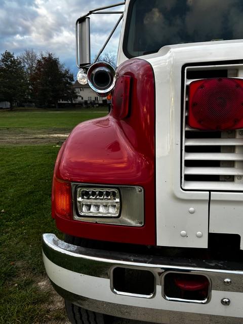 1997 Pierce International Pumper - image 3