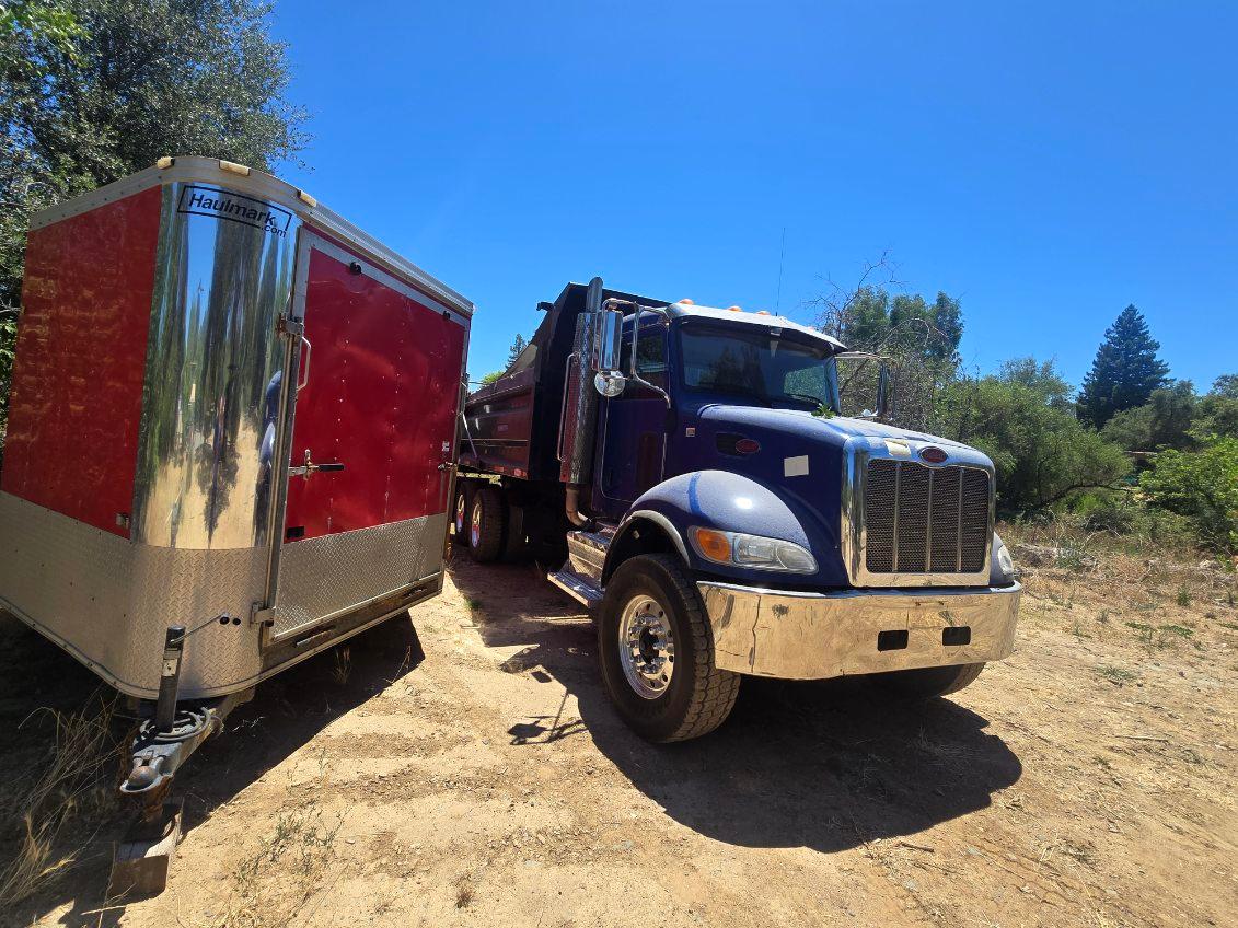 2015 Peterbilt 348 Dump Truck - image 3