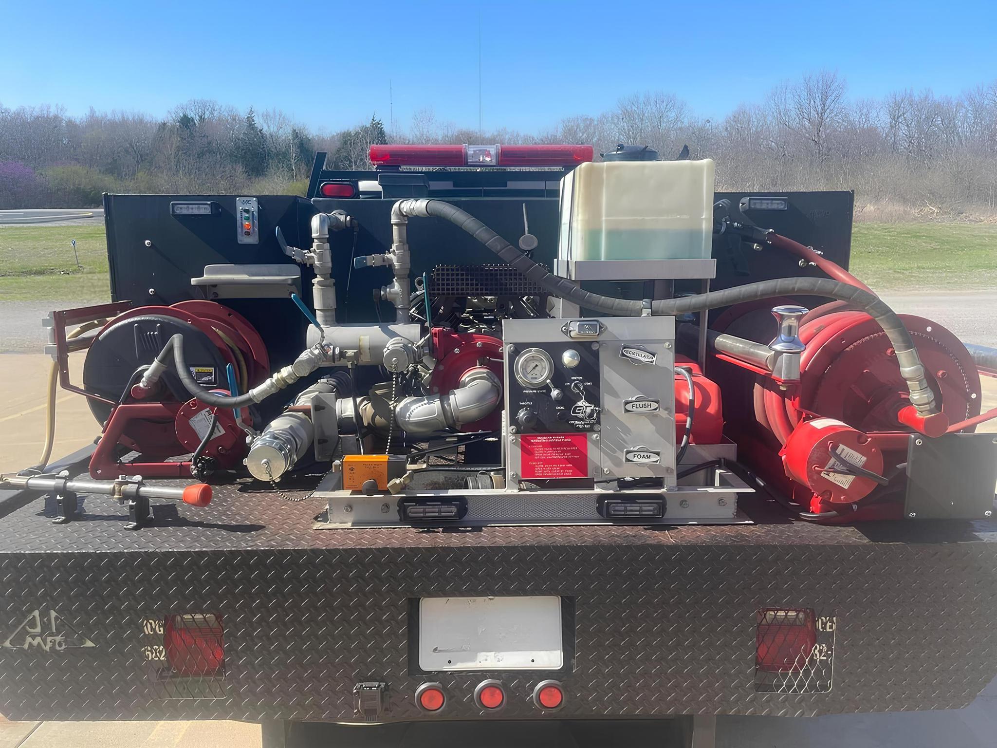 2006 Ford F-350 4x4 Brush Truck - image 3