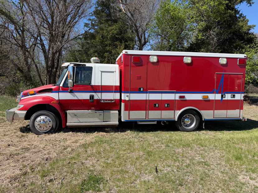 2003 Road Rescue International Type I Ambulance — photo 2